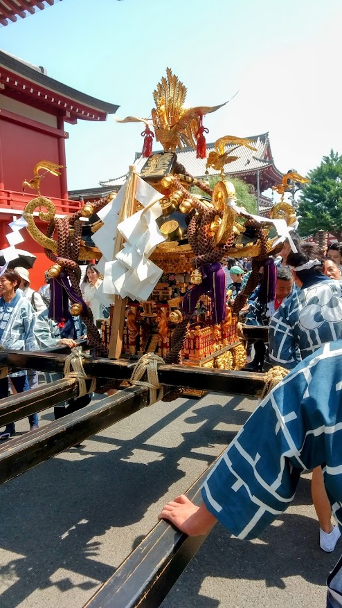 Participants getting ready to carry mikoshi